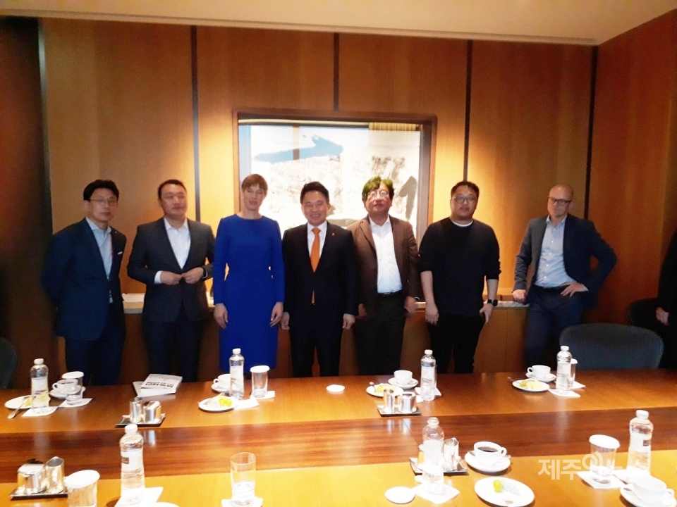 원희룡 지사는 9일 오후, 서울 신라호텔에서 케르스티 칼유라이드(Kersti Kaljulaid) 에스토니아 대통령과 회담을 가졌다.