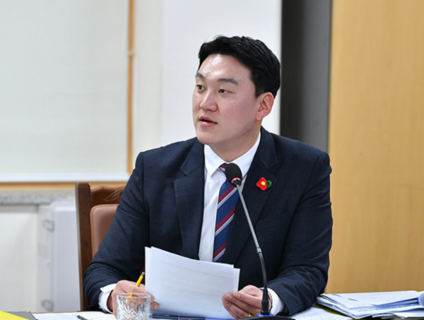 김기환 의원. : 도의회