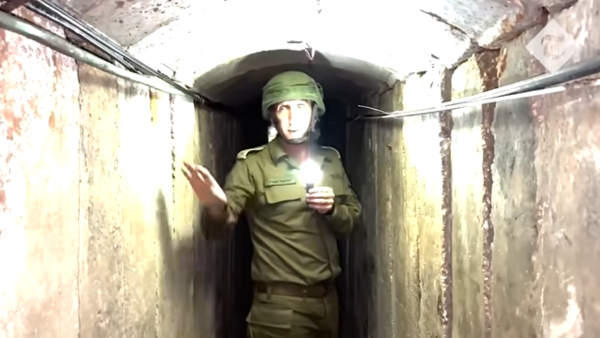 이스라엘군(IDF)은 자난달 21일 알시파 병원 단지 지하 10m 부근에 위치한 55m 길이의 지하터널 영상을 X와 텔레그램에 공개했다. : The Telegraph 영상 캡처